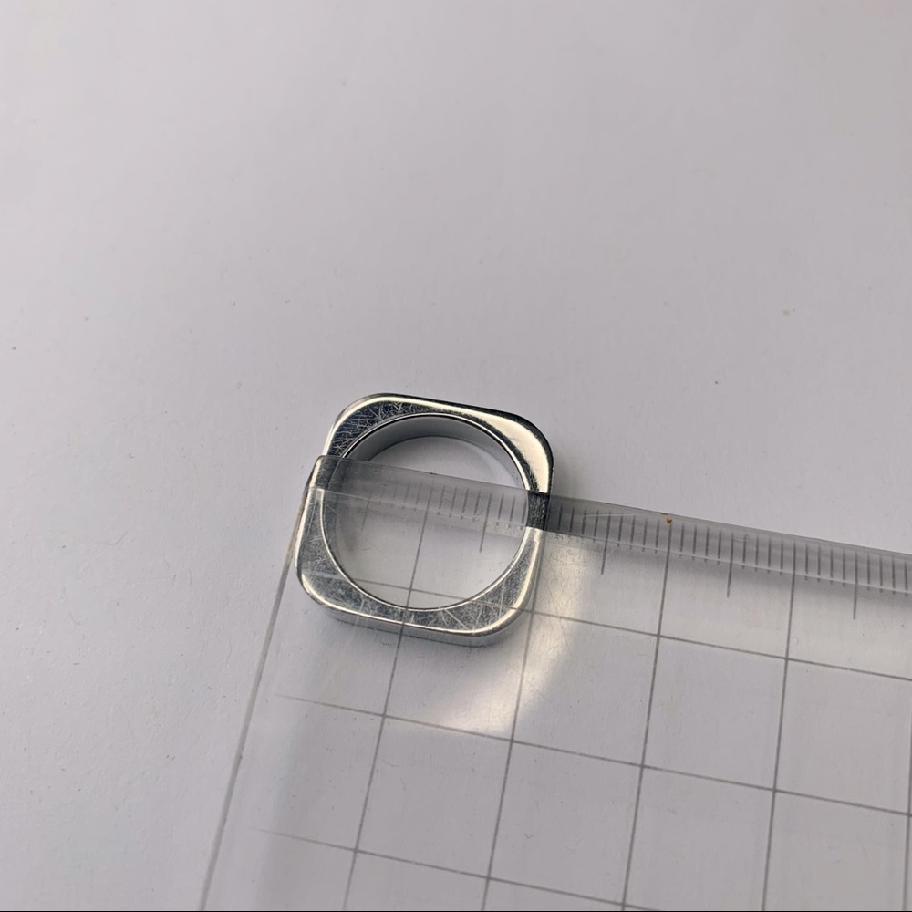 KAMSMAK Circle Meet Square RING - Picture 8 of 10